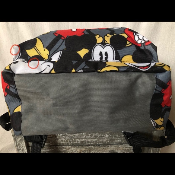 🎒 Mickey Mouse Backpack 🎒 - Picture 3 of 4